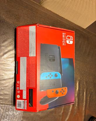 Nintendo  Switch V2 + gioco JUMANJI + Fodero