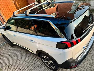 Peugeot 5008 blu HD 120