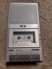 Registratore vintage Sanyo slim 5e