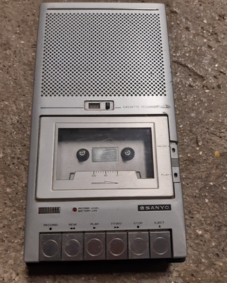 Registratore vintage Sanyo slim 5e