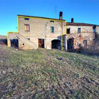 CASA COLONICA CON TERRENO in ZONA PANORAMICA