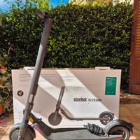 Monopattino elettrico segway ninebot e25e