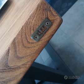 tavolo legno massello e gambe acciaio verniciato