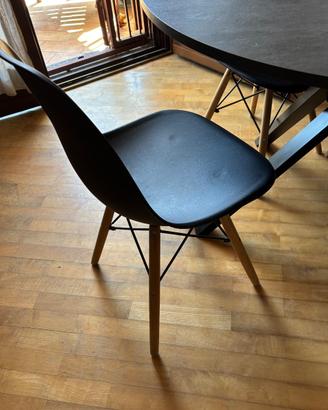Sedia scandinavo nera