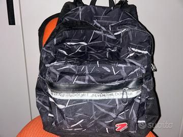Zaino Zeven nero e bianco scontato ULTIMO RIMASTO