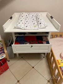 Fasciatoio con cassettiera