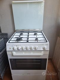 Cucina ariston a gas con forno