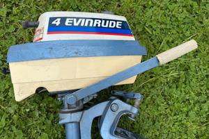 Motore fuoribordo Evinrude 4 CV 2T vintage