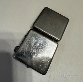 Vecchio rasoio da barba da viaggio..