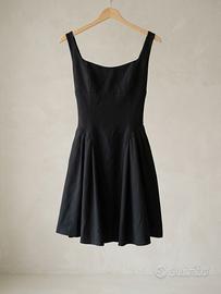 Abito nero elegante con fiocco sulla schiena -TG S