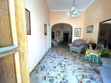 CASA SEMINDIPENDENTE A MESAGNE
