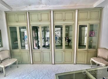 4 vetrine + 1 bancone