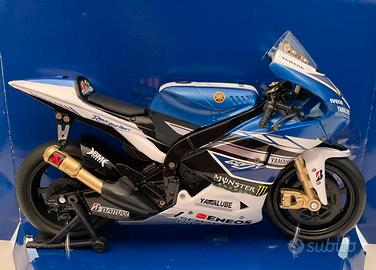 Modellino moto 1/12 Yamaha YZR M1 2013 V. Rossi