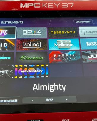 AKAI MPC Key 37 + Software Bundle