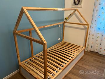 Letto IKEA Kura con struttura tetto