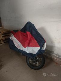 HONDA HORNET 750 DEL 2024n!