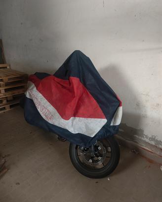 HONDA HORNET 750 DEL 2024n!