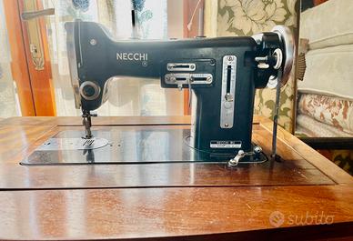 Macchina da cucire antica