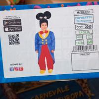 Vestito di pagliacciettoallego foto con etichetta.