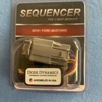 Ford Mustang, modifica frecce in sequenziali.