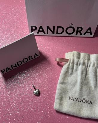 Charm di Pandora con Medaglione a Cuore