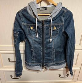 Giubotto di jeans, monella vagabonda