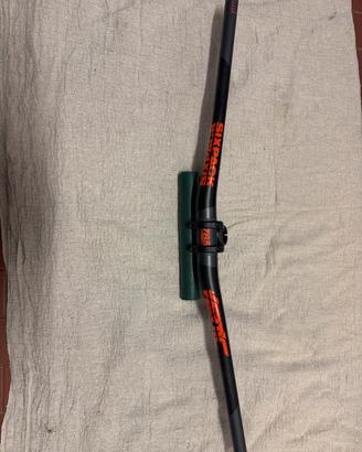Manubrio mtb carbonio
