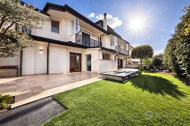 VILLA A SCHIERA A SAN GIOVANNI ROTONDO