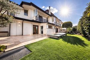 VILLA A SCHIERA A SAN GIOVANNI ROTONDO