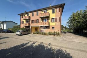 3 LOCALI A CASTELNOVO DI SOTTO