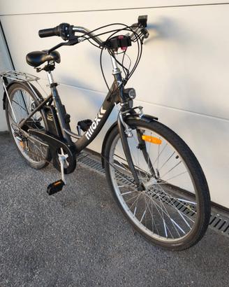 city bike elettrica Nilox con ruote da 26"