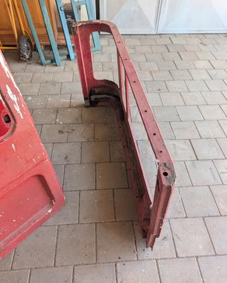 BJ40 fiancata alta sinistra porte ambulanza