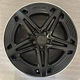 Cerchio a 45 a 35 raggio 19 amg mercedes