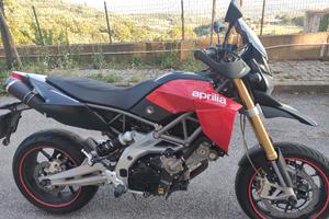 Aprilia Dorsoduro 750 rossa
