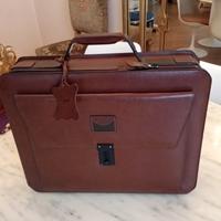 Valigetta da lavoro in cuoio marca Lark.