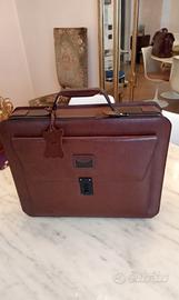 Valigetta da lavoro in cuoio marca Lark.