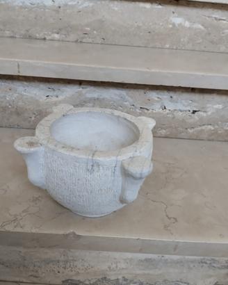 Mortaio in pietra senza pestello