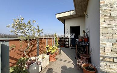 TRILOCALE CON AMPIO TERRAZZO E BOX