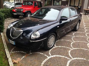 Lancia Thesis 2400 a benzina