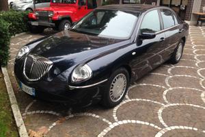 Lancia Thesis 2400 a benzina