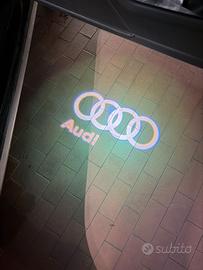 Confezione da 2 luci per porte auto, logo Audi