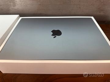 MacBook Air 13” M2 8-core & Magic Mouse