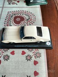 Modellino Oldsmobile Toronado. Scala 1:43