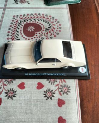 Modellino Oldsmobile Toronado. Scala 1:43