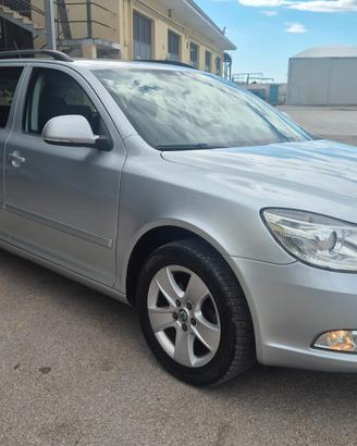 Skoda Octavia 1.6 TDI CR F.AP. Wagon Ambition