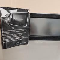 Schermo touchscreen Mercedes sistema multimediale