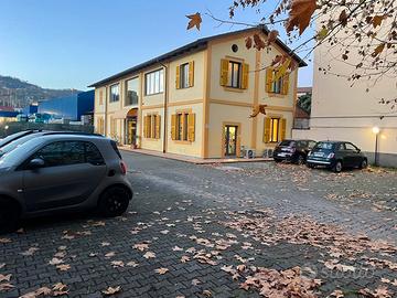 Immobile indipendente con 25 posti auto