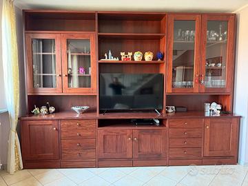 Mobile artigianale in legno