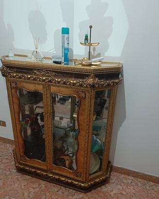 mobile dorato stile barocco