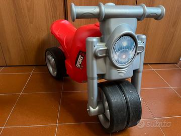 Moto cavalcabile con ruote gommate